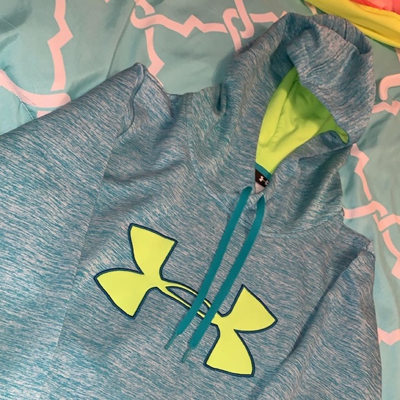 Women’s Under Armour Hoodie - Picture 4 of 5